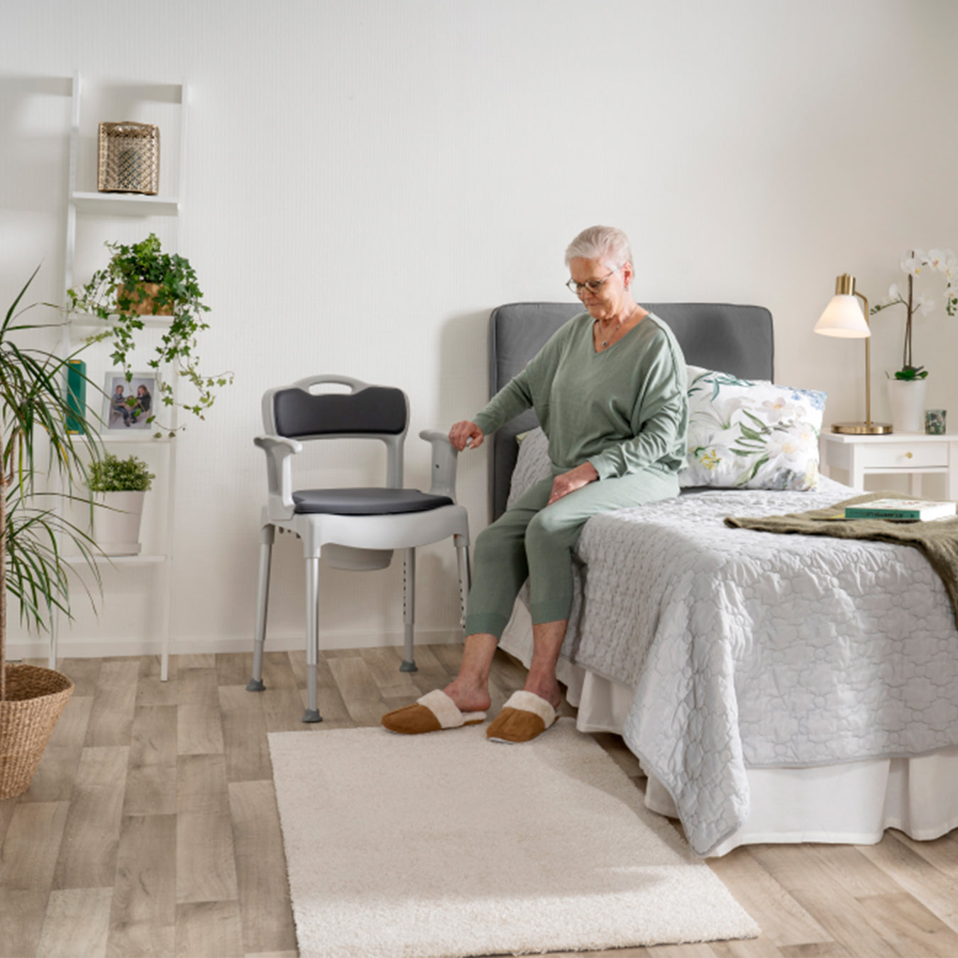 Commodes and Toilet Chairs